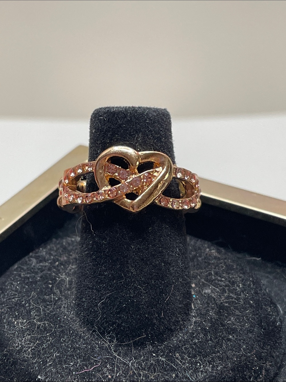 paparazzi Stretchy Rose Gold Heart & Infinity Ring with Rose Gold Rhinestones
